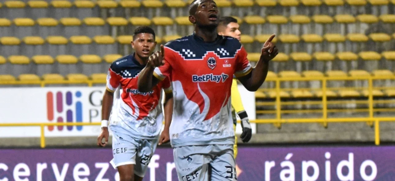 Triunfo de Fortaleza 1-0 sobre Llaneros - VizzorImage / Felipe Caicedo