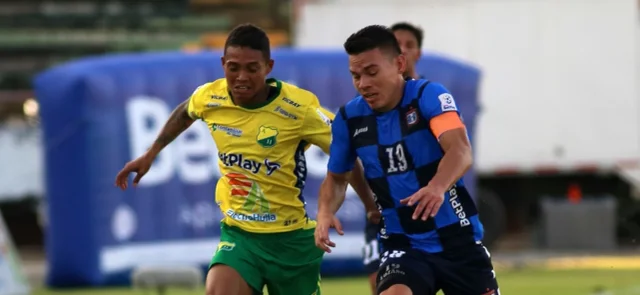 Chicó recibirá a Huila en el partido de ida. Foto: VizzorImage / Sergio Reyes