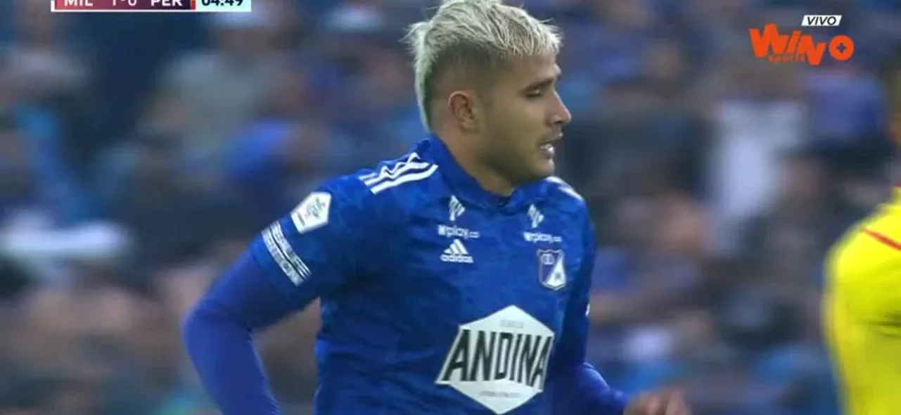 Vásquez por poco aumenta la diferencia contra Pereira