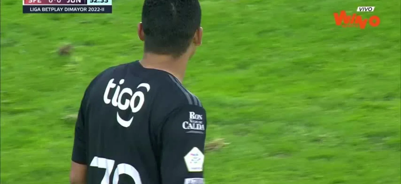 Bacca puso a prueba a Silva en el arco de Santa Fe