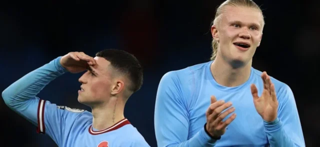 Manchester City ganó sobre el final y es líder de la Premier League. / Foto: AFP.