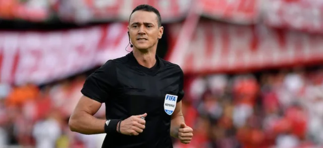 Wilmar Roldán es el árbitro para la final de la Copa BetPlay Dimayor. / Foto: Vizzorimage.