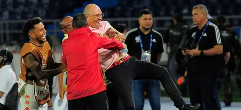 Alfredo Arias añora un adiós con título | Foto: VizzorImage / Jesus Rico