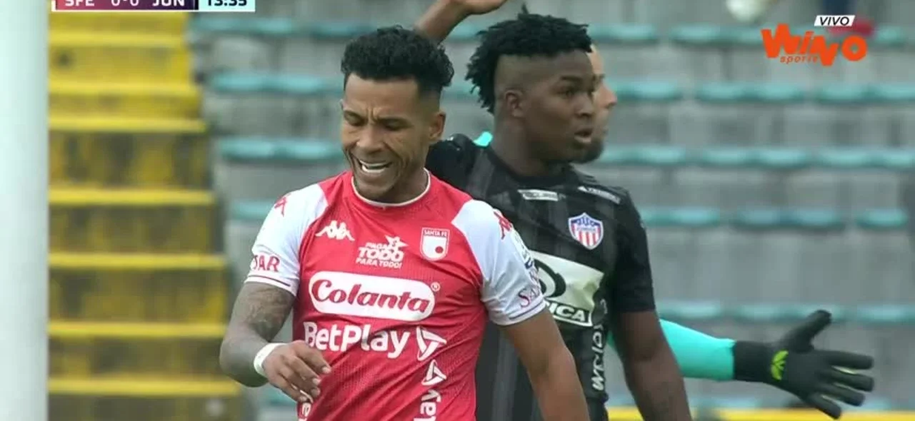 Morelo por poco abre el marcador en Bogotá