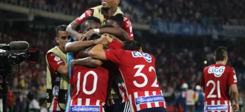 Junior tiene ventaja de un gol ante Millonarios. Foto: VizzorImage / Jesus Rico