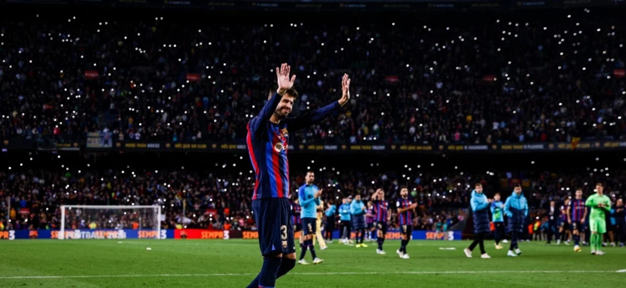 Piqué disputó su último partido en el Camp Nou / AFP