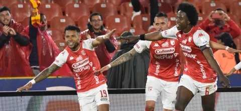 Santa Fe rugió en El Campín | Foto: VizzorImage / Felipe Caicedo