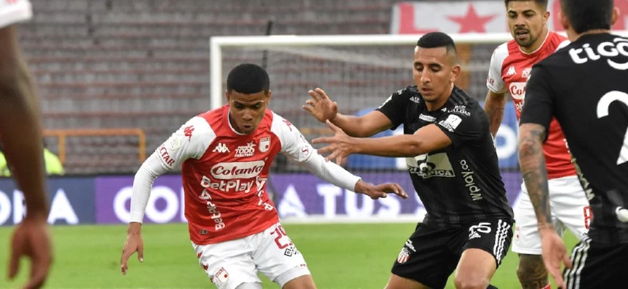 Santa Fe y Junior empataron sin goles | Foto: VizzorImage / Felipe Caicedo