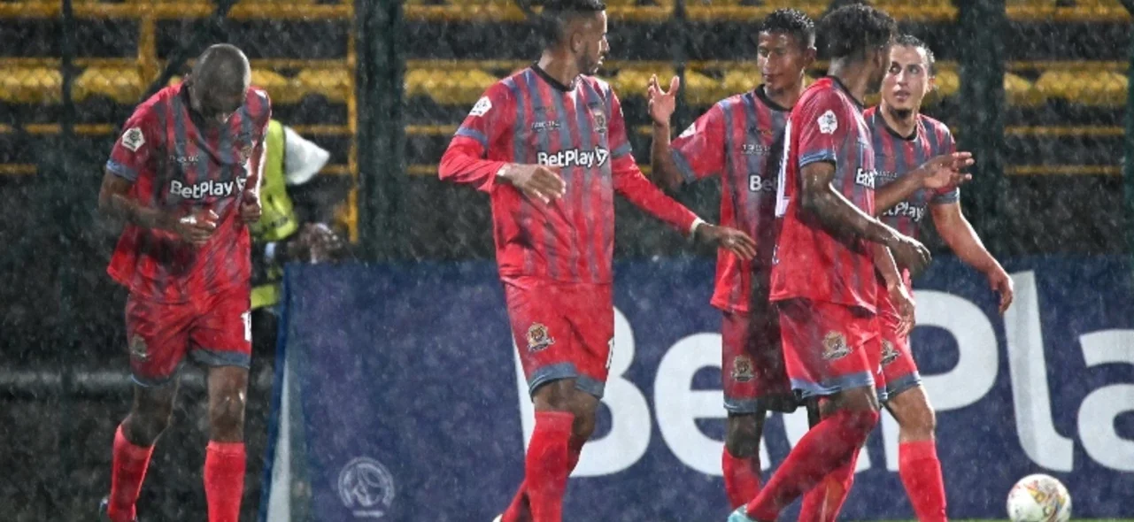 Victoria para Tigres 1-0 sobre Real Santander -VizzorImage / Samuel Norato