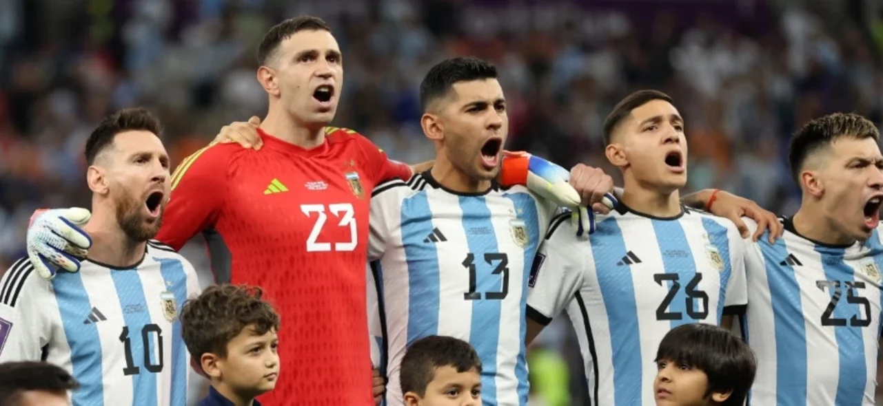 Hinchas de Argentina se ilusionan con la Copa del mundo en Navidad. / Foto: Twitter Argentina.