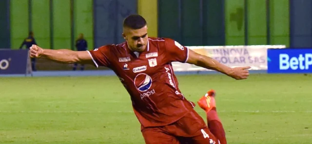 Carlos Sierra fue campeón con América. Foto: VizzorImage / José David Martínez