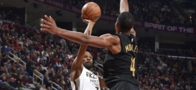 Otro recital de Kyrie Irving y Kevin Durant / AFP