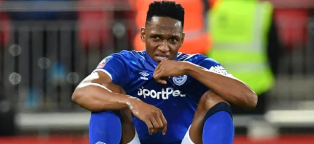 Mina regresó con gol, pero volvió a lesionarse / AFP