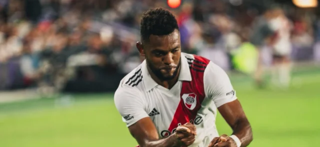 Miguel Borja está buscando regularidad en River Plate. Foto: Twitter/@RiverPlate