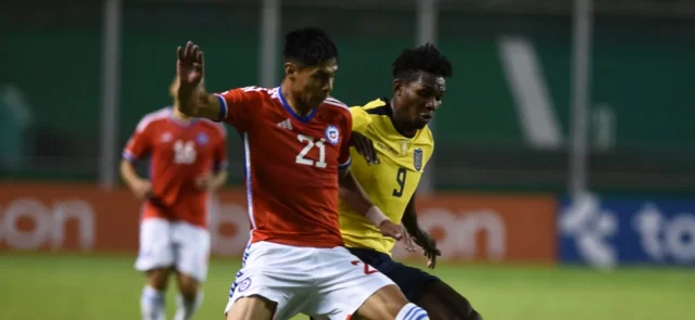 Ecuador y Chile repartieron honores. Foto: AFP