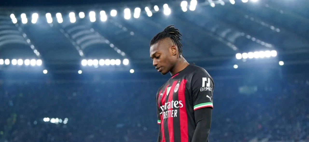 Milan quedó a 12 puntos del líder Napoli. Foto: AFP