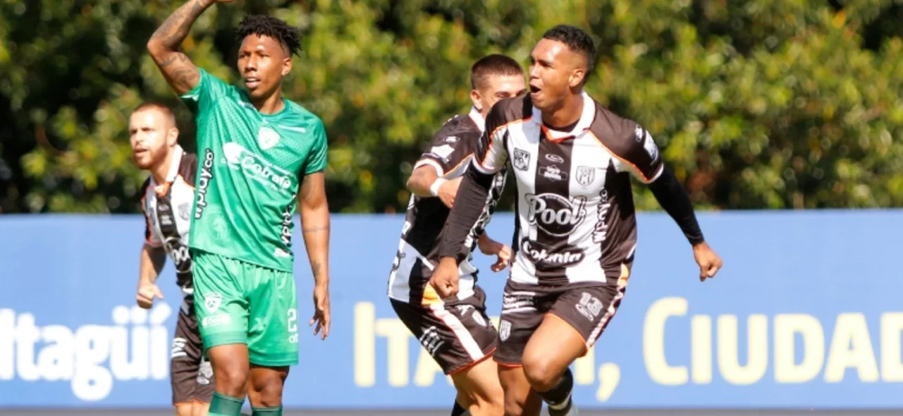 Ninguno de los equipos han sumado la primera victoria en esta liga - Foto: VizzorImage