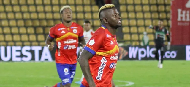 Duvier Riascos tiene un extenso recorrido a nivel nacional e internacional. Foto: VizzorImage / Leonardo Castro