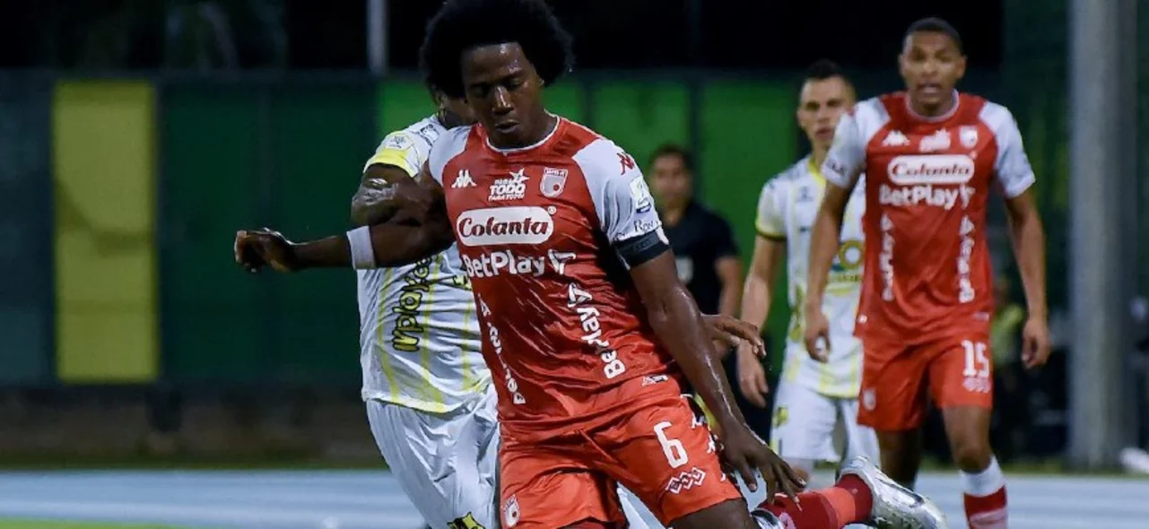 Así fue la despedida de Carlos Sánchez en Santa Fe. / Foto: Vizzorimage.