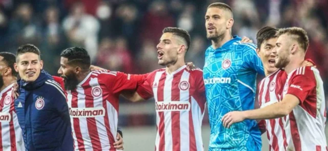 James, vestido de crack / Foto Olympiacos