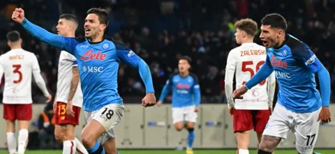 Nápoli derrotó a Roma / AFP