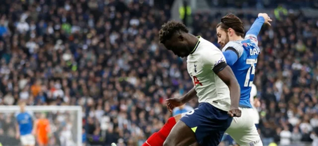 Davinson Sánchez jugó todo el partido / AFP