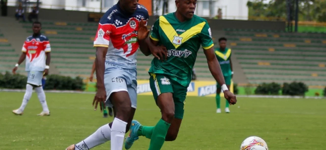 Quindío defendió su casa y los 3 puntos ante Fortaleza. / Foto: VizzorImage - Miguel Marin