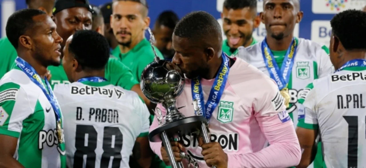 Harlen Castillo logró su primer título con Nacional. / Foto: VizzorImage - Donaldo Zuluaga