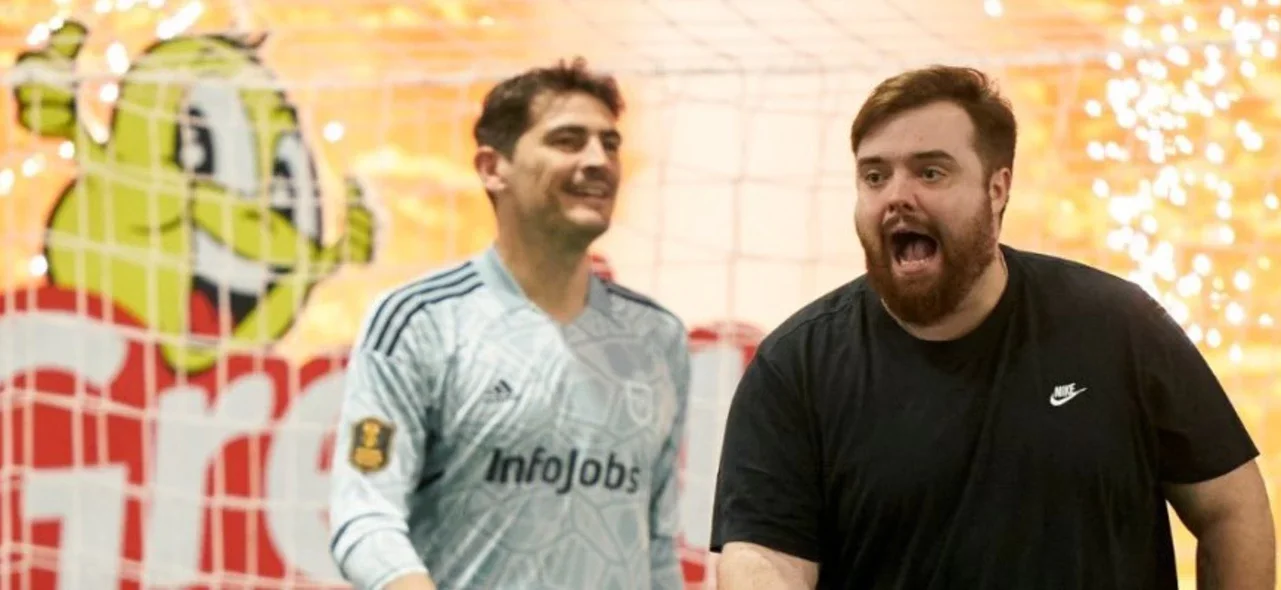 Penal de Ibai a Íker Casillas en la Kings League. / Foto: Twitter Ibai Llanos.