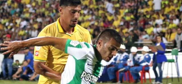 Jhon Duque será baja de Nacional entre Jhon Duque sufrió un esguince grado 2 en el ligamento colateral medial. / Foto: VizzorImage - Jaime Moreno6 y 7 semanas. / Foto: VizzorImage - Jaime Moreno