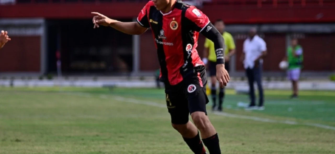 Nueva jugada de Cúcuta. / foto: Vizzorimage.