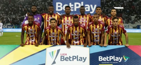 Jugada de Tolima. / Foto: Vizzorimage.