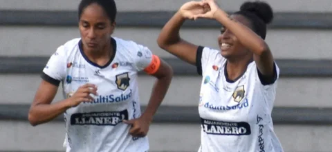 Llaneros Femenino celebra el primer gol ante Bucaramanga - VizzorImage / David Murillo