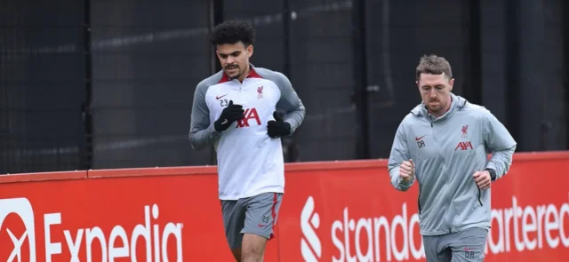 Luis Díaz emociona a hinchas de Liverpool. / Foto: Twitter LFC.