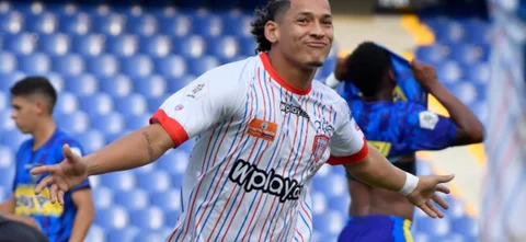 Daiver Vega celebrando el gol del Unión Magdalena en Copa BetPlay