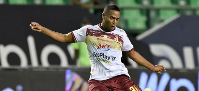 Yohandry Orozco le dijo no a Bucaramanga. / Foto: Vizzorimage.