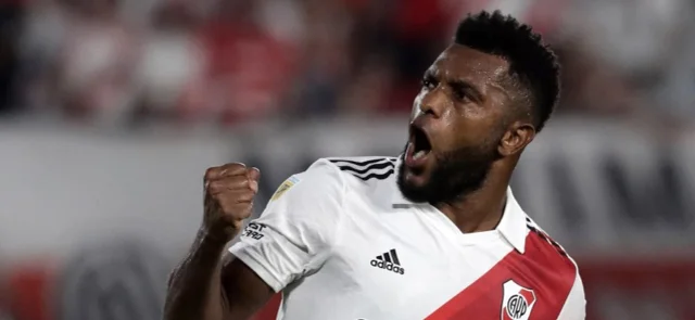 Miguel Borja liquidó con potencia un veloz contraataque / AFP