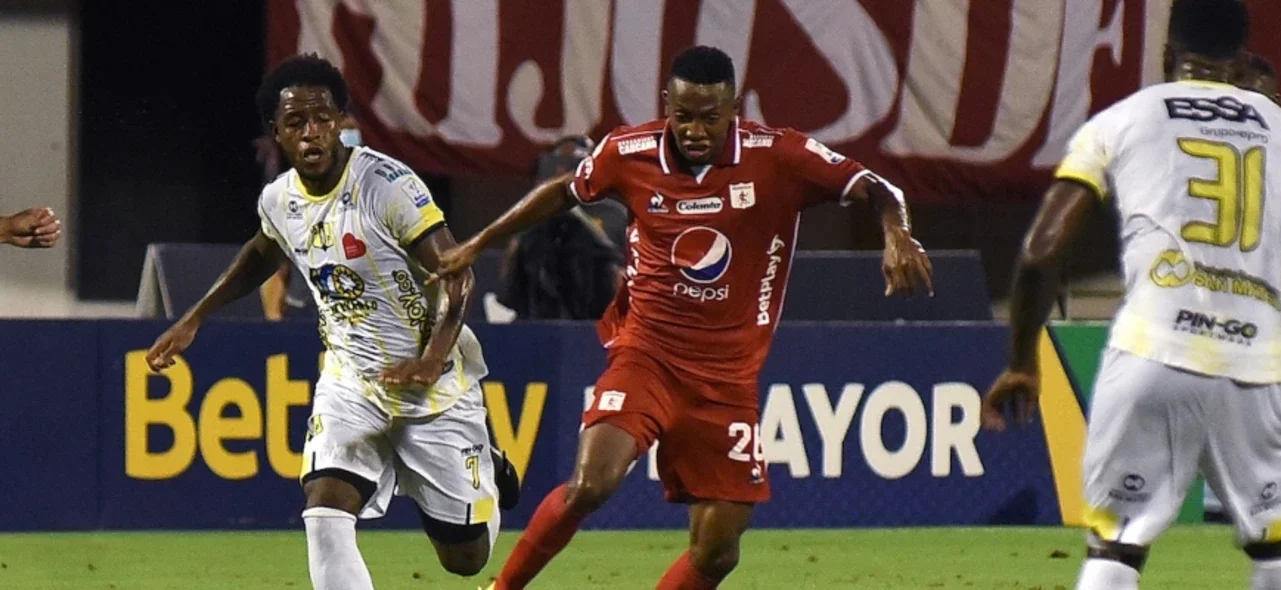 América de Cali recibe a Alianza Petrolera con 13 puntos en la tabla. / Foto: VizzorImage .- Jose David Martinez