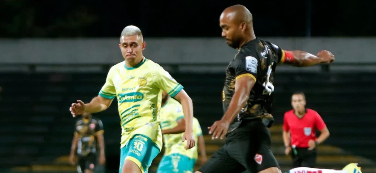 Leones repartió puntos contra Patriotas en la fecha 5 del Torneo. / Foto: VizzorImage - Andres Alvarez