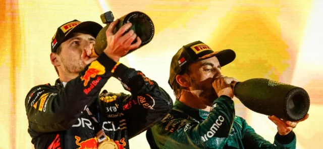 Max Verstappen y Fernando Alonso - Foto: AFP