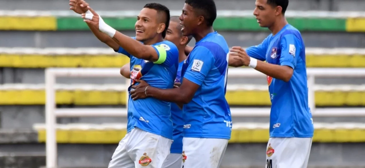 Jhojan Nieva celebra tras su gol en la serie - VizzorImage / Gabriel Aponte