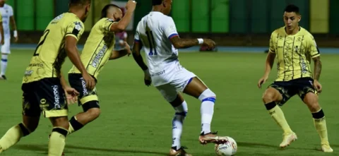 Así fue la goleada de Alianza Petrolera sobre Pasto. / Foto: VizzorImage - Jose D. Martinez