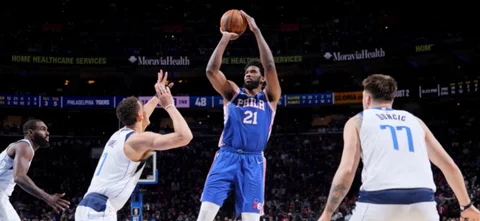 Joel Embiid es pívot del quinteto de Philadelphia. / Foto AFP