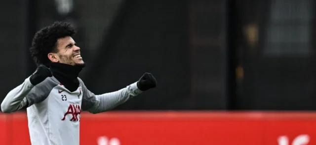 Luis Díaz entrena en solitario en Liverpool y se acerca su regreso. / Foto: Twitter Liverpool.