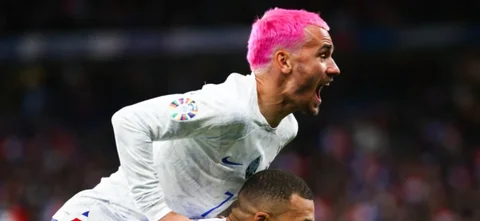 Mbappé y Griezmann. Foto: AFP