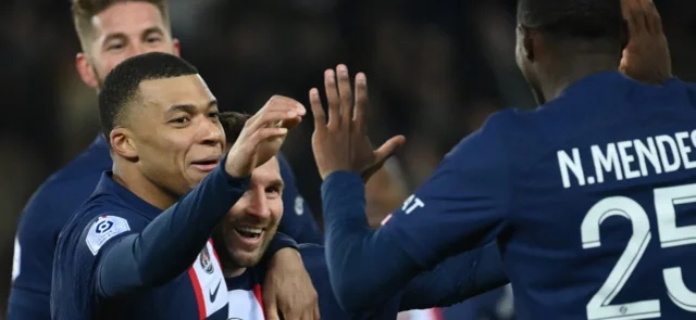 Kylian Mbappé y Lionel Messi - Foto: AFP