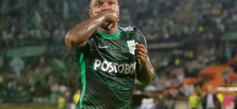 Mira la opción de Dorlan Pabón. / Foto: Vizzorimage.