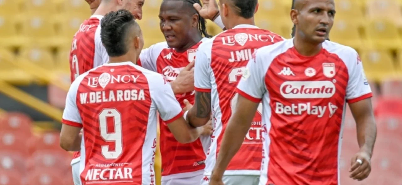 Hugo Rodallega calienta motores para el gol. / Foto: Vizzorimage.