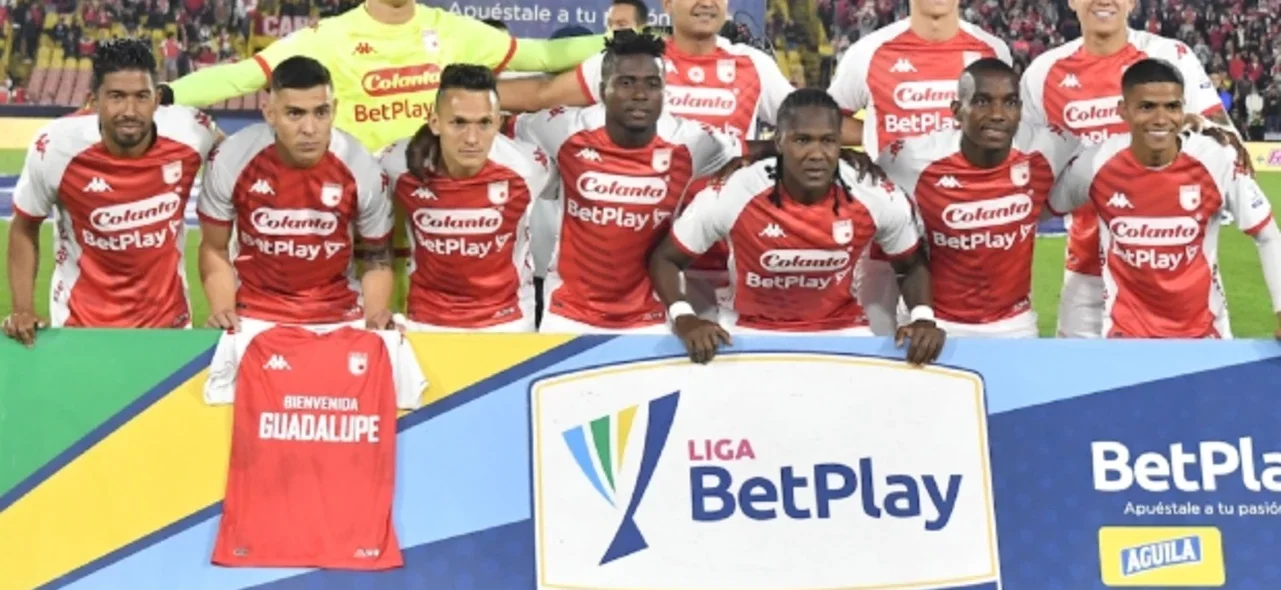 Santa Fe busca el segundo gol ante Boyacá Chicó. / Foto: VizzorImage - Luis Ramirez