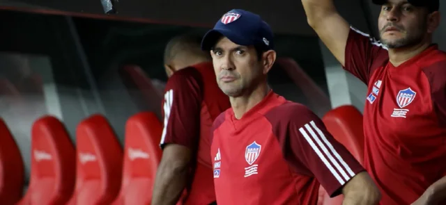 Junior de Barranquilla y su nueva búsqueda de entrenador. / Foto: VizzorImage - Jairo Cassiani